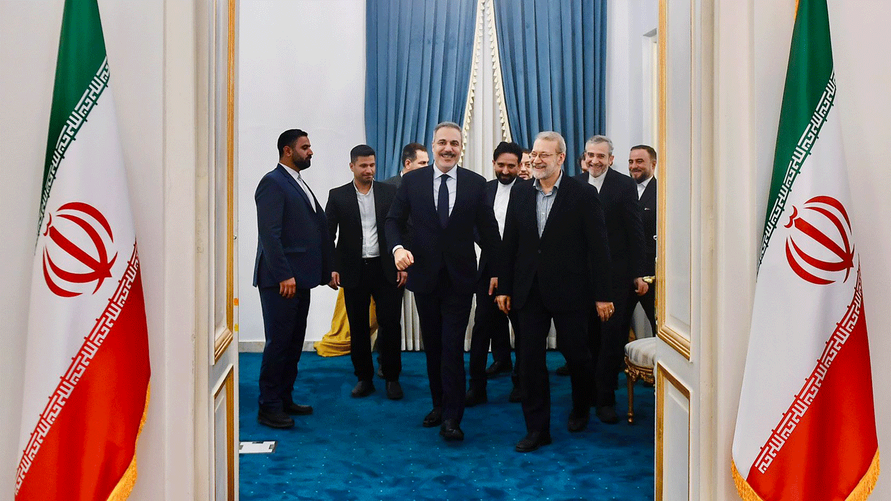 İran Ulusal Güvenlik Yüksek Konseyi Genel Sekreteri Laricani, Hakan Fidan’ın İran ziyaretini böyle paylaştı: Evinize hoş geldiniz