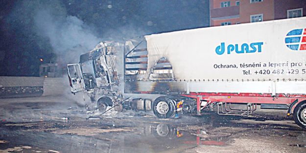 İran plakalı TIR’a saldırı