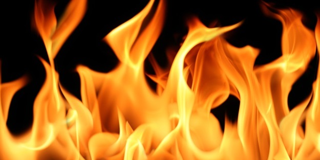 İran'da doğal gaz borusu kırıldı! Yangına müdahale