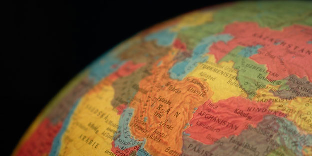 İran'da gizemli ses sonrası yer sarsıldı