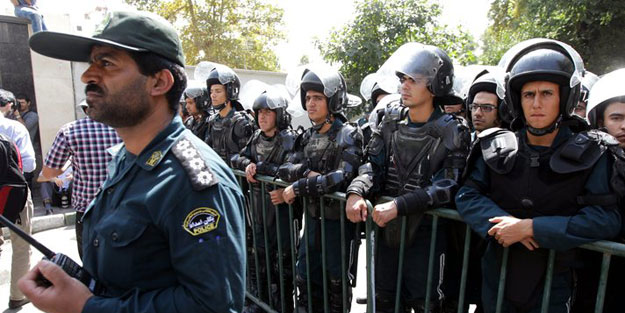 İran'da silahlı çatışma