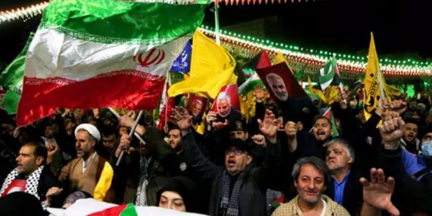 İran'da halk savaş çağrısında bulundu!