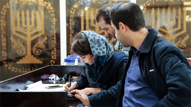 İran'da halk seçime ilgisiz kaldı