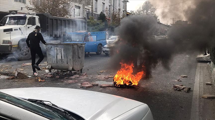 İran'da internet yasağı güvenlik sağlanana kadar devam edecek
