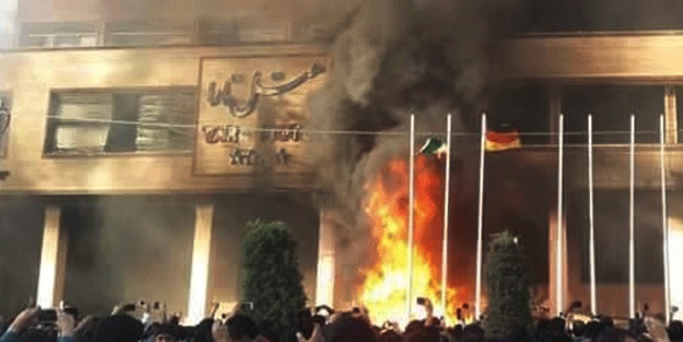 İran'da Kürtlerin ayaklanması sürüyor