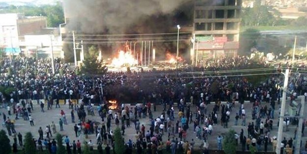 İran'da Mahabad ayaklanması paniği