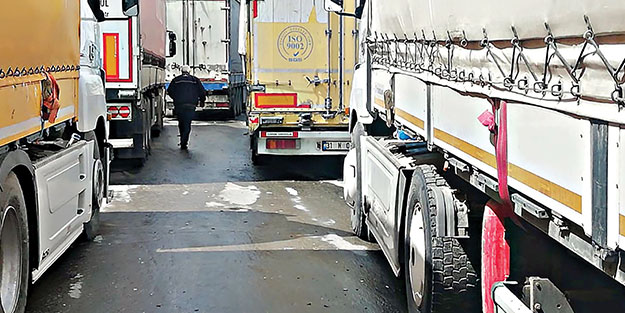İran’da mahsur kalan şoförlerden imdat çığlığı