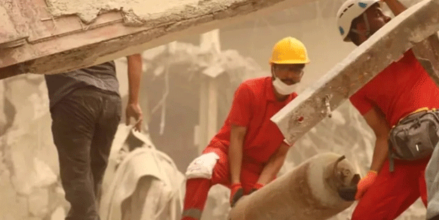 İran'da patlama! Bir bina çöktü