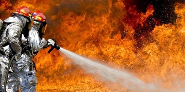 İran'da petrol rafinerinde yangın