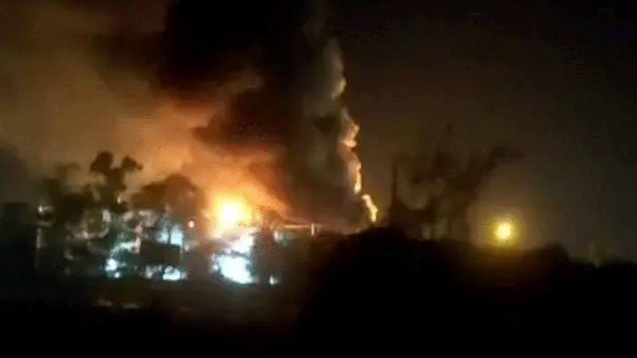 İran'da petrol üretim atölyesinde yangın! Alevler Ziyar bölgesini sardı