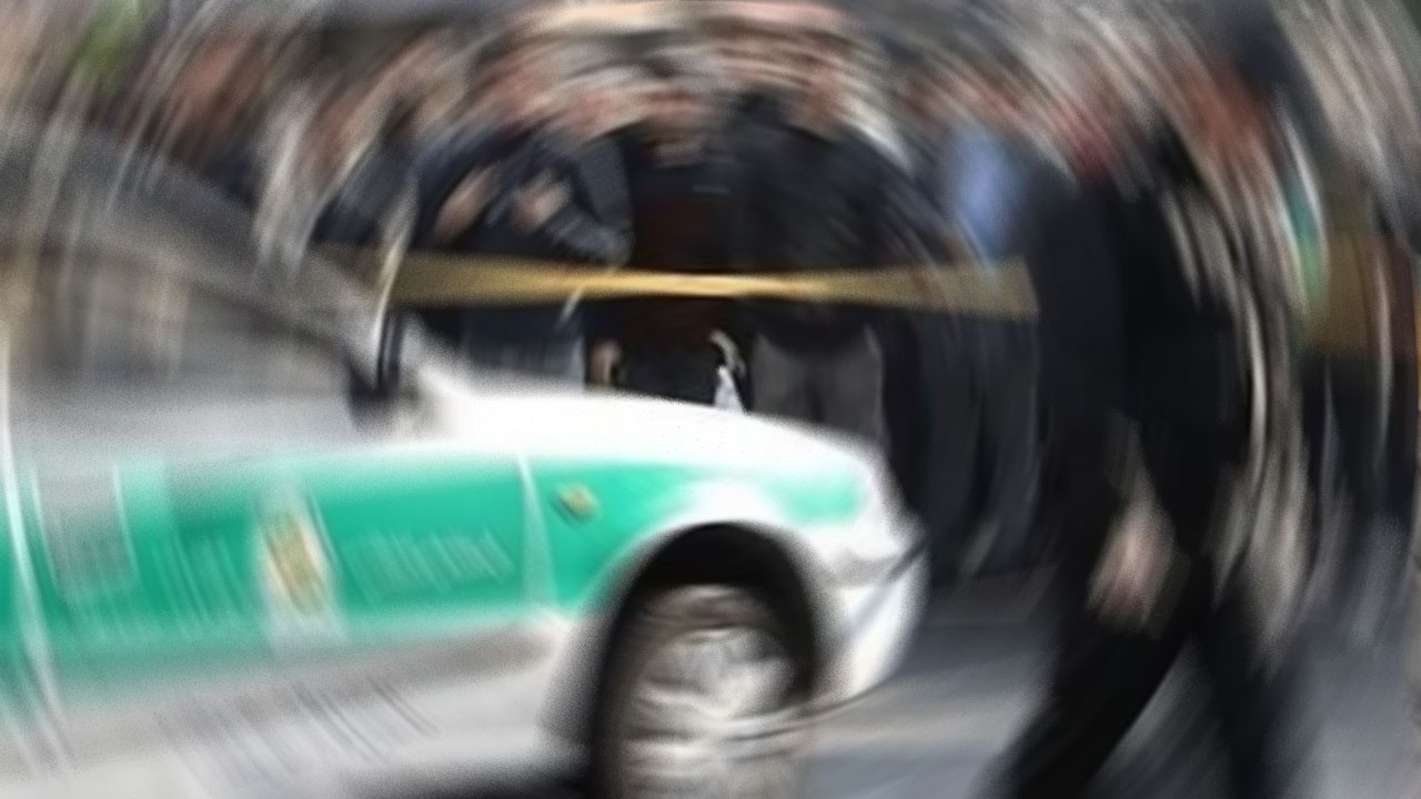 İran'da polislere saldırı: Ölüler var