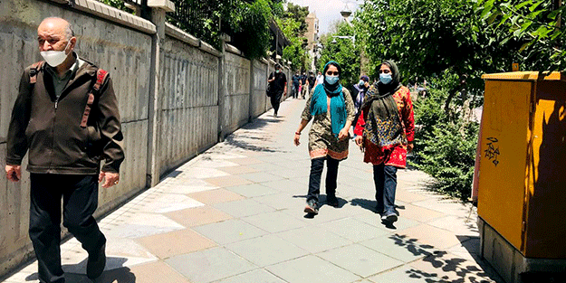 İran'da son 24 saatin vaka ve ölüm sayısı belli oldu