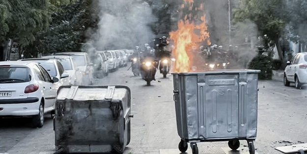 İran'da üniversite eğitimine ara verildi!