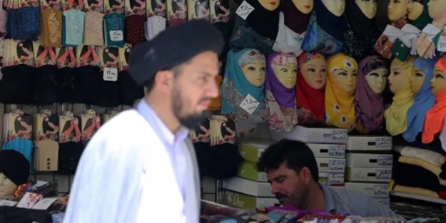 İran diken üstünde! Halk evlere kapandı