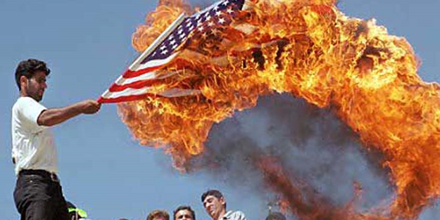 İran’daki fabrika geçen ay 2 bin İsrail ve Amerika bayrağı üretti! Bakın sebebi ne?