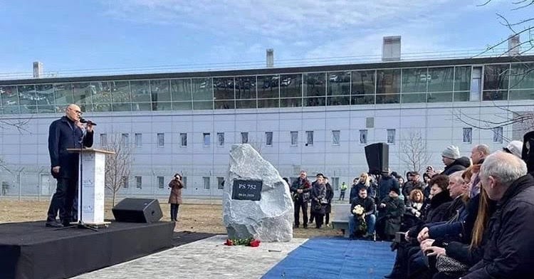 İran’daki uçak kazasında ölenler için Ukrayna’da anıt yapıldı 
