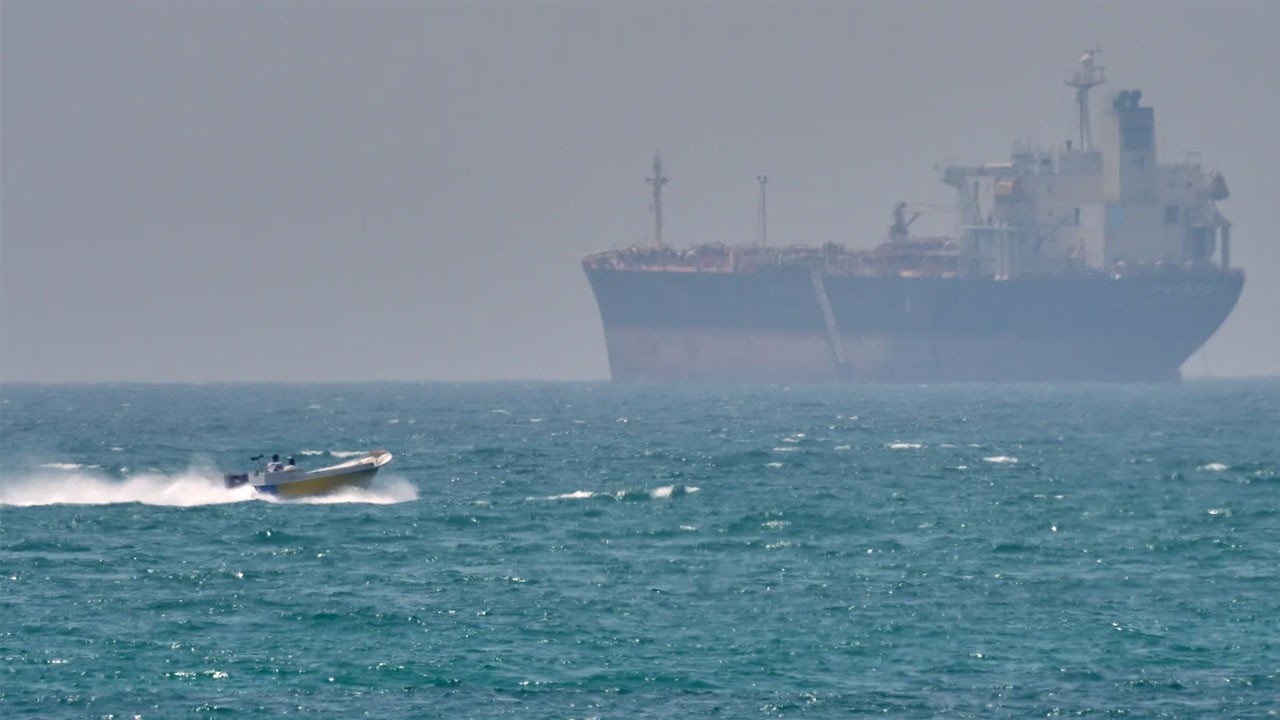 İran’dan ABD’ye Hürmüz şartı: Abluka kalkarsa geçiş açılabilir