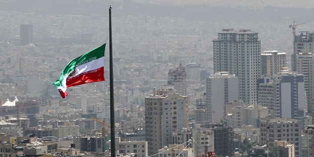 İran'dan dolar adımı! Türkiye'yi etkileyecek yasak yürürlüğe konuldu