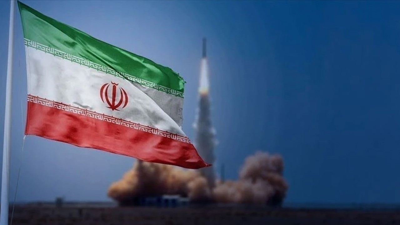 İran’dan füze ve İHA saldırısı Bölgedeki ABD sanayi tesislerini vurdu