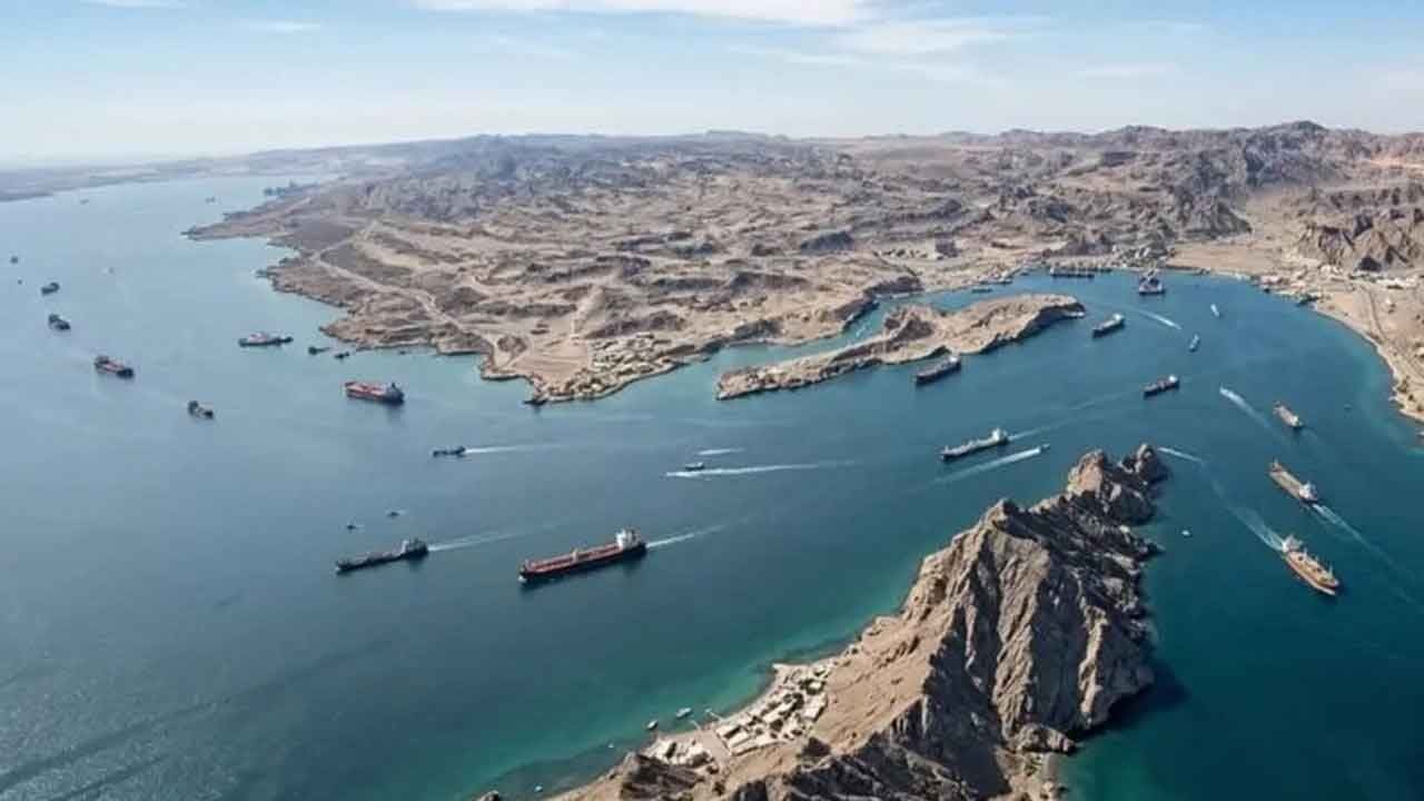 İran'dan Hürmüz Boğazı için flaş hamle geldi! Tüm dünyaya duyurulan sıcak gelişmenin detayları bölgede tansiyonu yükseltti!