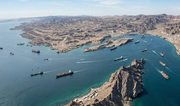 İran'dan Hürmüz Boğazı kararı: Sadece o ülkeler geçebilir