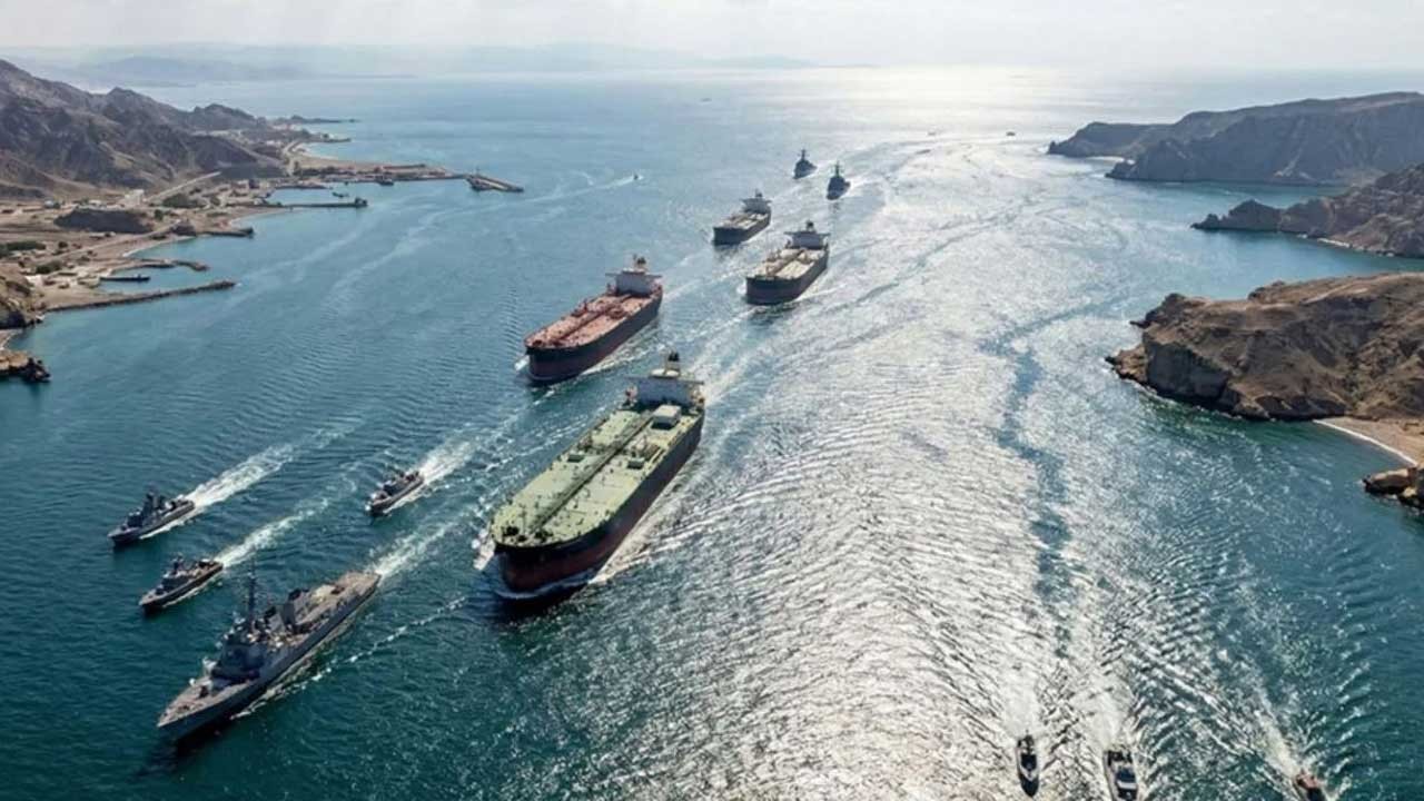 İran'dan Hürmüz Boğazı şartı! Bunu yapan ülkelerin gemileri geçebilecek