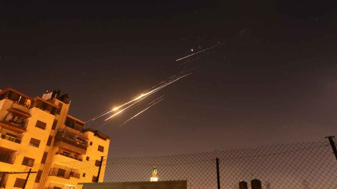 İran'dan İsrail'e füze saldırısı