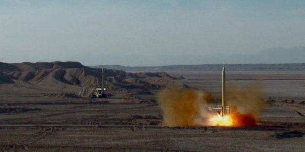 İran'dan yeni balistik füze denemesi