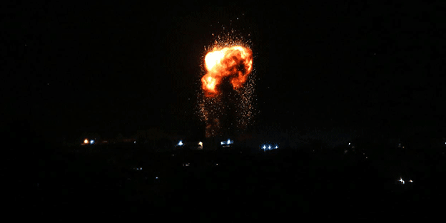 İran'ı sarsan saldırı! Kimliği belirsiz savaş uçakları bir anda vurdu