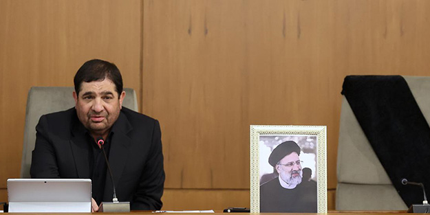 İran'ın geçici Cumhurbaşkanı Muhbir taziyeleri kabul ediyor!