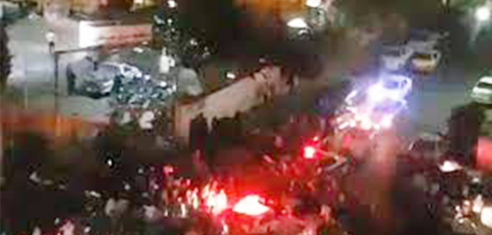 İran'ın güneybatısındaki Huzistan eyaletinde su kesintilerine karşı protestolar devam ediyor