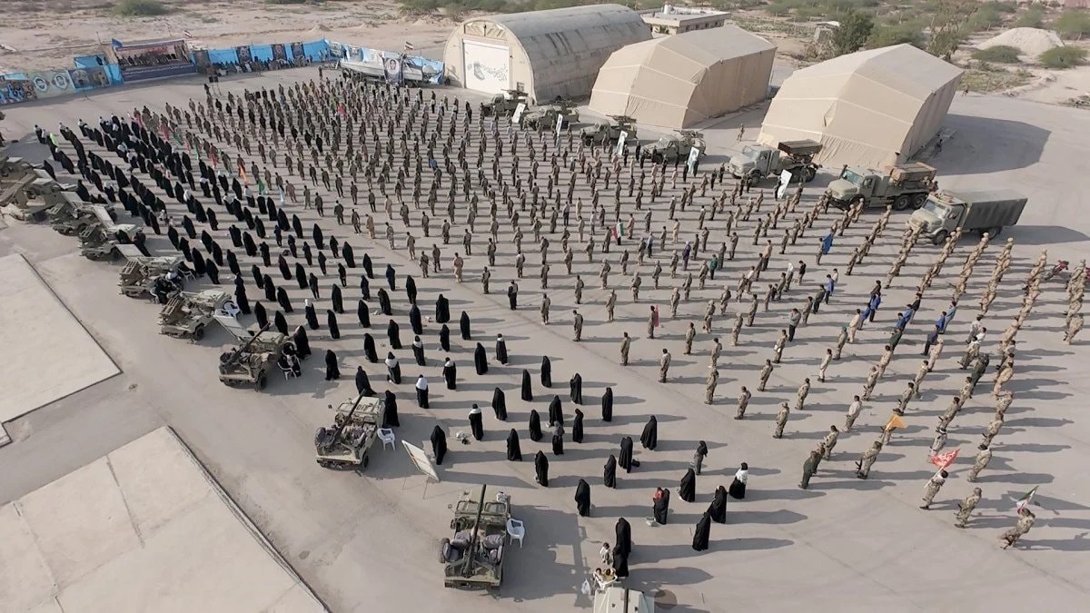 İran’ın Hürmüz Boğazı’nda dev tatbikatı başladı!