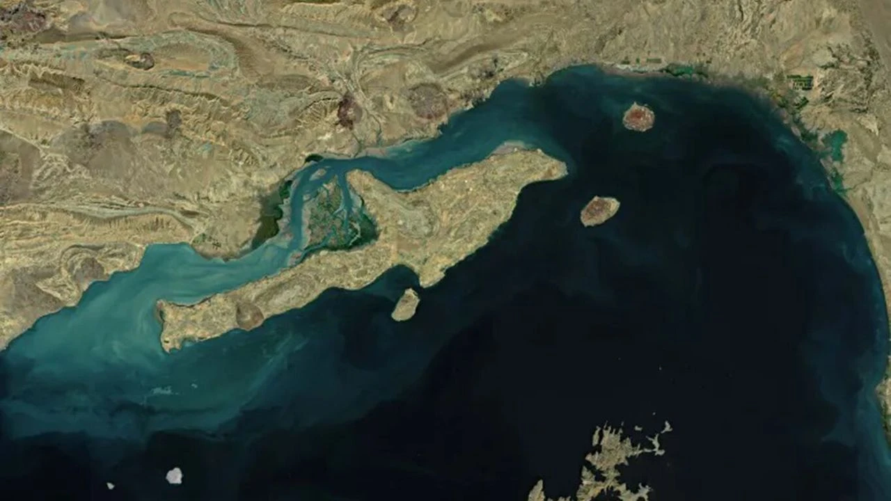 İran'ın o adası neden hedefte?