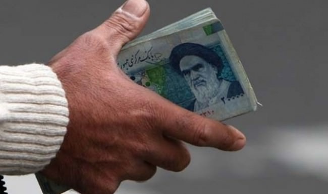İran'ın resmi para birimi değişiyor
