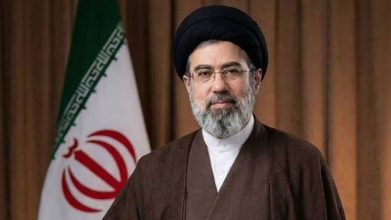 İran'ın yeni lideri Hamaney'den ilk mesaj: Ülkeyi bölme girişimlerini engelledik