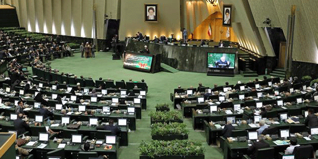 İranlı 225 vekilden haddi aşan adım: Kınama mektubu yayımladılar