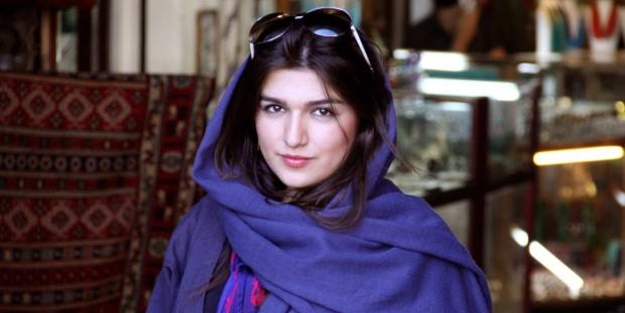 İranlı din adamı: Başörtüsü zorunluluğu turistlere uygulanmasın