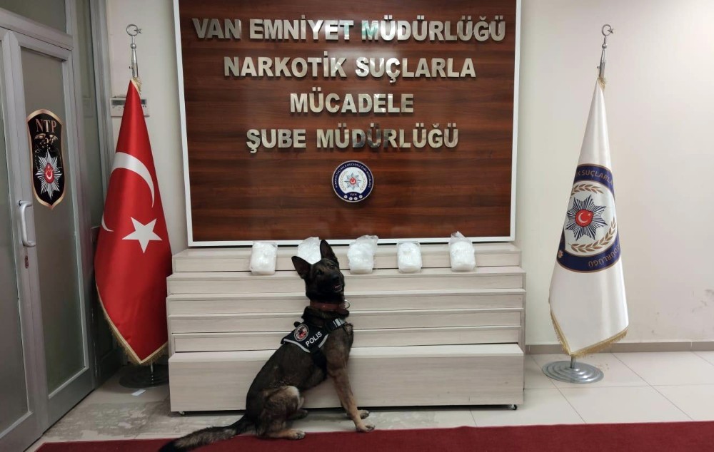İranlı şahsa ait saklama kaplarından zehir çıktı 