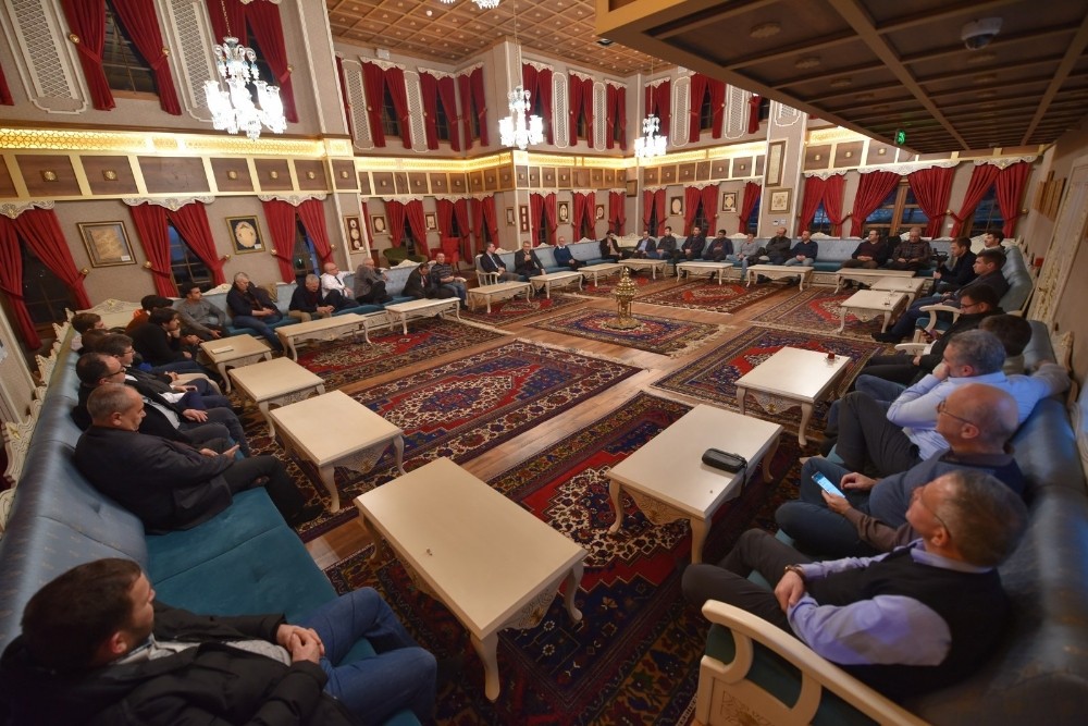 İrfan Meclisinde Osmanlı politikaları tartışıldı 