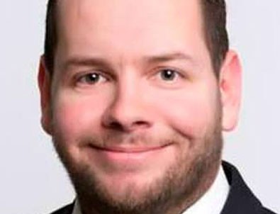 Irkçı Alman'a insanlık dersi