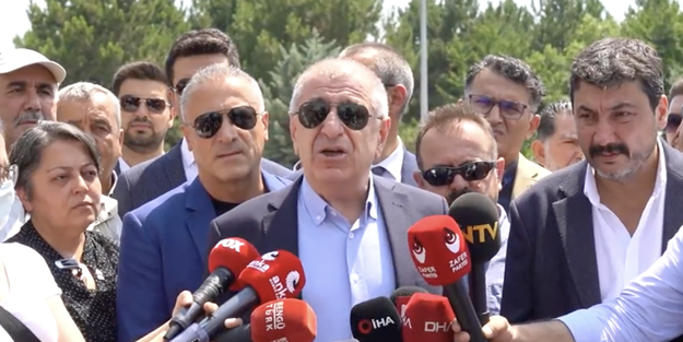 Irkçı mülteci Ümit Özdağ, bu kez Müslüman göçmenleri suçlamadı! Söylesene Ümit, bunlar da mı Suriyeli!