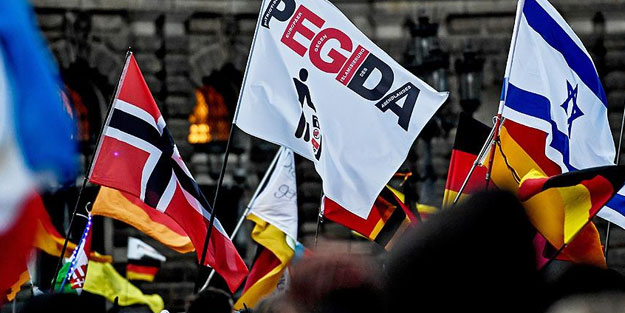 Irkçı Nazileri koronavirüs de durduramadı özel izinle gösteri yaptılar