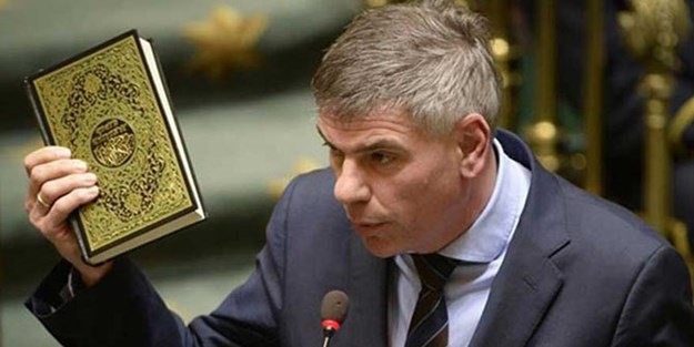 Irkçılar İslam düşmanlığında sınır tanımıyor!