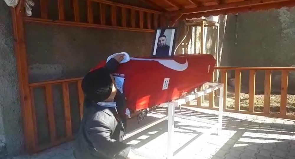 Irkçı saldırıda hayatını kaybeden Saraçoğlu, son yolculuğuna uğurlanıyor 
