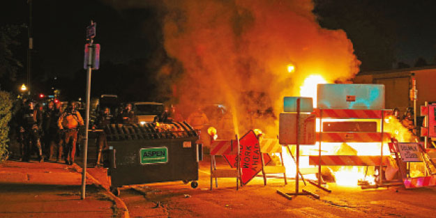 Irkçılığa karşı isyan büyüyor! Dünyaya zulmeden ABD kendi ‘bahar’ını yaşıyor