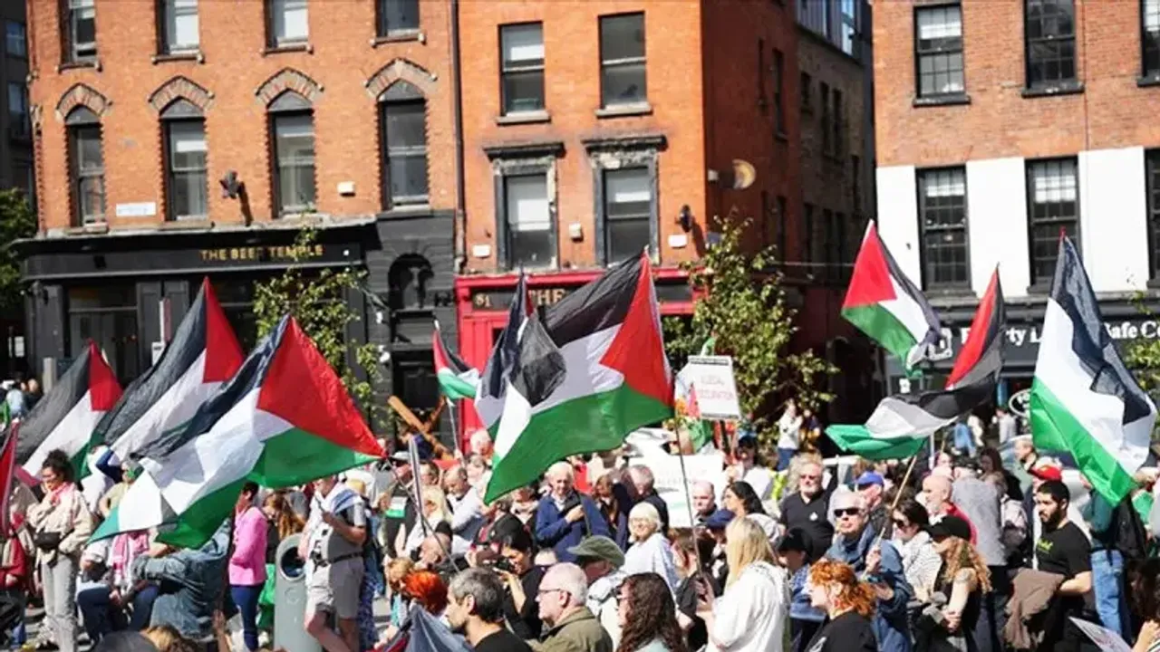 İrlanda'da terörist İsrail maçı protesto edildi