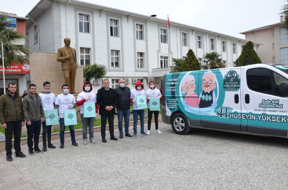 İş adamı 65 yaş ve üstü vatandaşlar için hizmet aracı hazırladı 