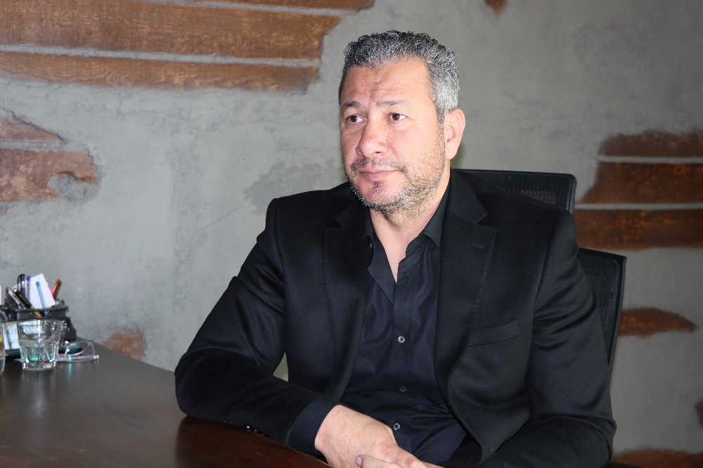 İş adamı sağlık çalışanlarını dairelerinde ücretsiz ağırlayacak 