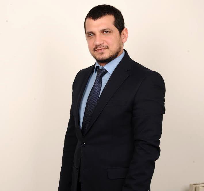 İş adamı, tonlarca dezenfektanı devlete hibe etti 