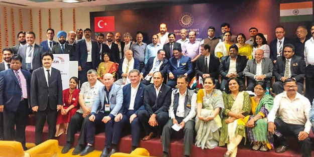 İş adamlarından Hindistan’a çıkarma